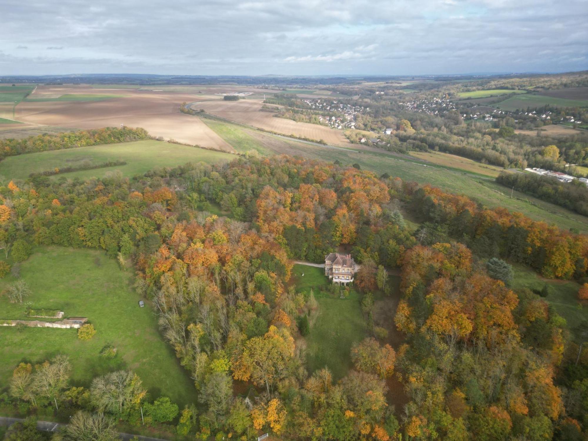 Отель Le Manoir Du Cerf Gaillon-sur-Montcient Экстерьер фото